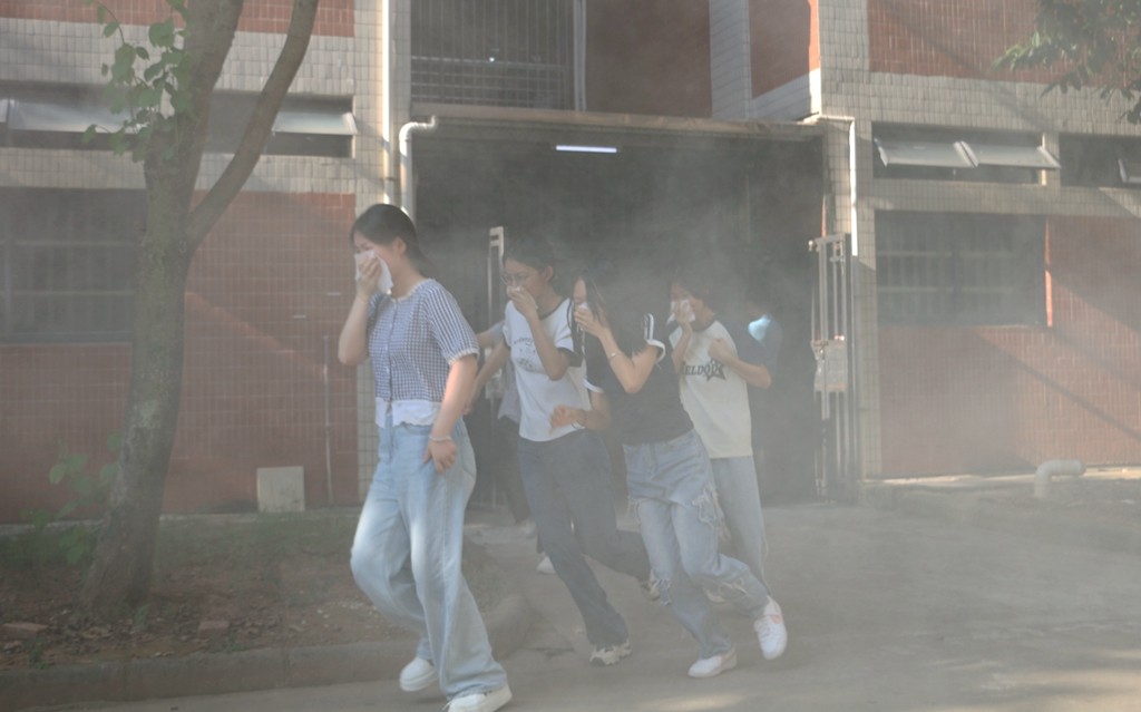 05.jpg