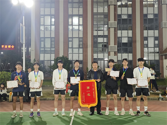 男子第一名：23级中医康复技术班.jpg
