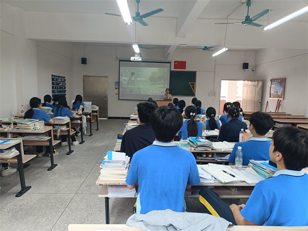 24-邓丽霞-药剂2班-2.jpg
