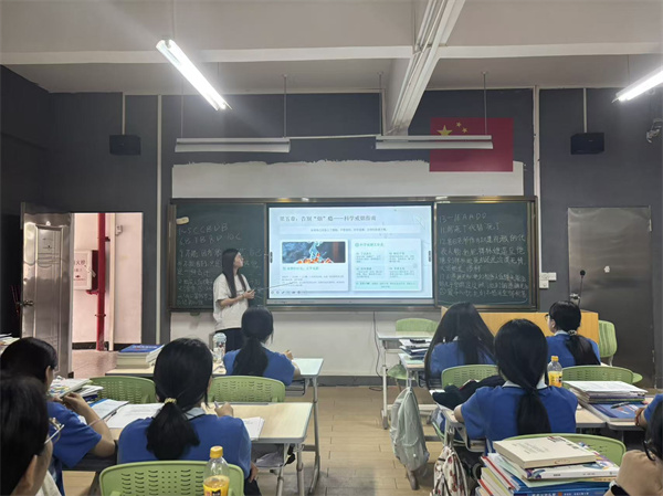 25级-黄方梅-药剂2班-4.jpg